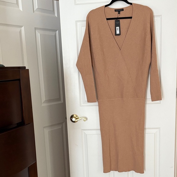 Banana Republic Dresses & Skirts - Banana Republic Long Sleeve Tan Dress